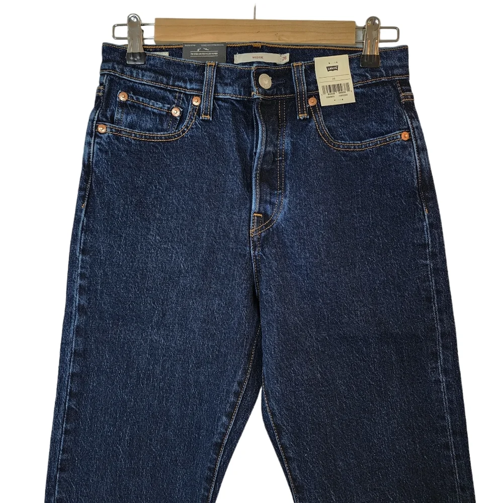 Levi's Wedgie Icon Fit Ankle Jean - Picture 6 of 13